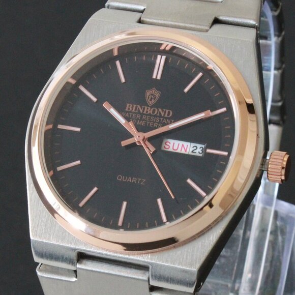 Men's Integrated Bracelet Sports Watch Stainless Steel Radiant Black Dial 40mm - Picture 10 of 14